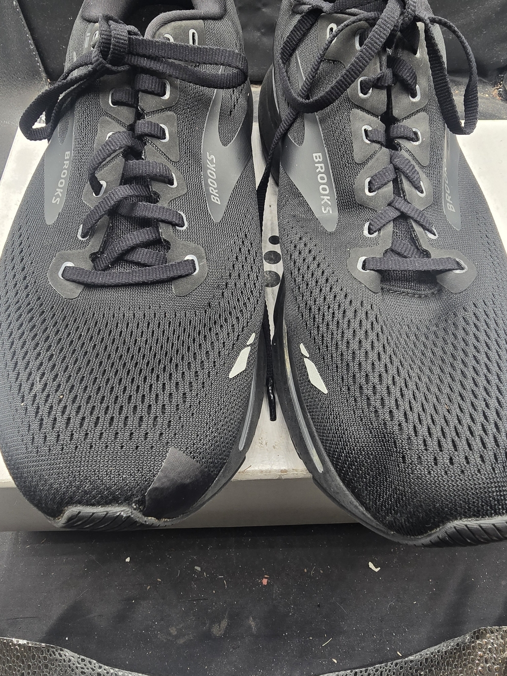 Brooks Black Men's Breathable Mesh Running Shoes